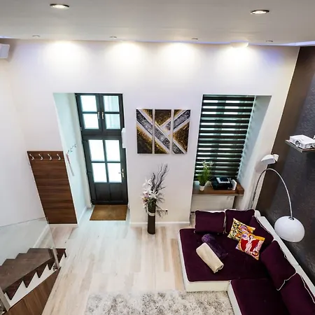 Apaczai 5 * Budapest
